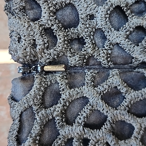 Carmen Marc Valvo Black Cocktail Dress, in Excellent Condition, Sz. 6 - Picture 6 of 12